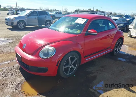 2012 Volkswagen Beetle 2.5L z USA, uszkodzony, nr VIN 3VWHP7AT0CM622354